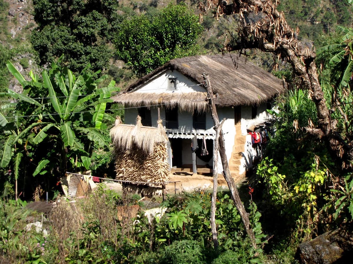 A thatch-roofed house at Jubing