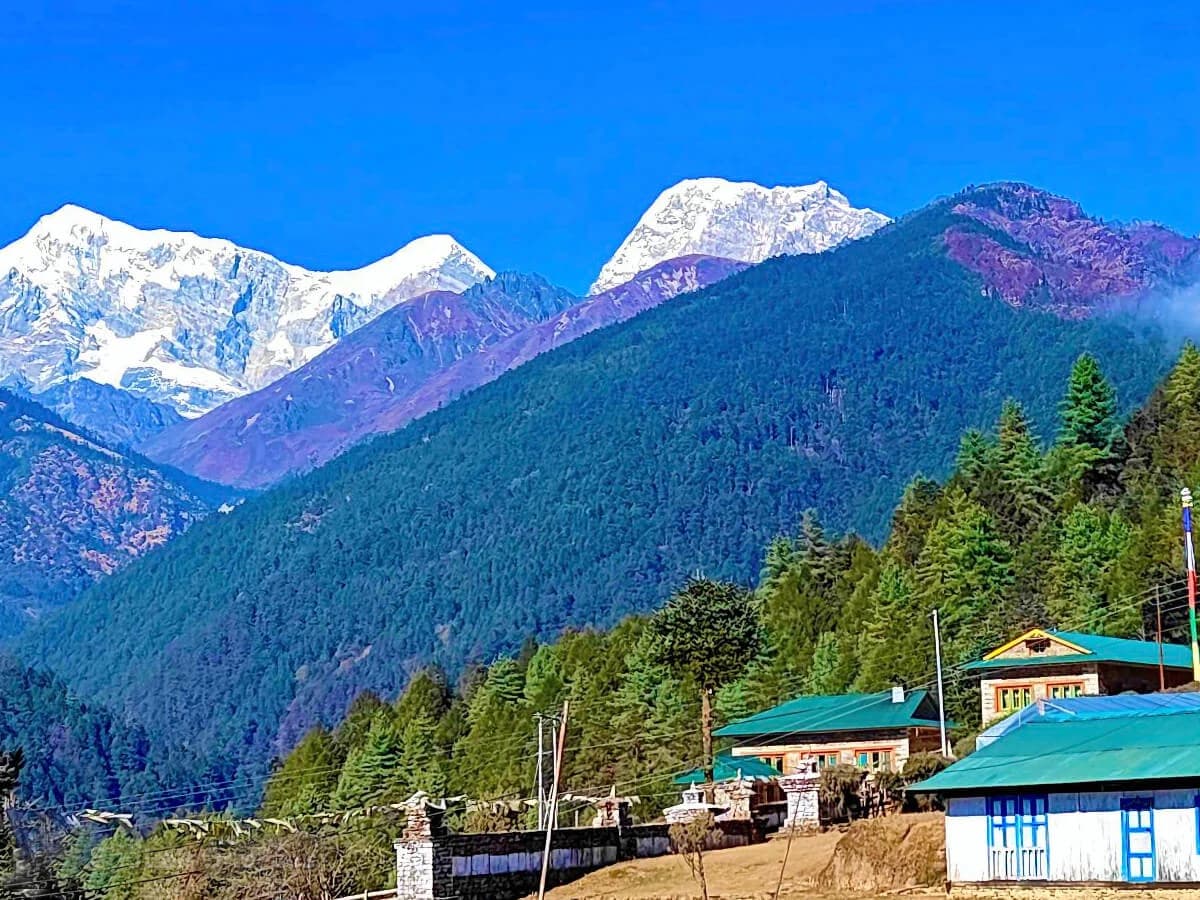 View of Numbur Himal from Salleri