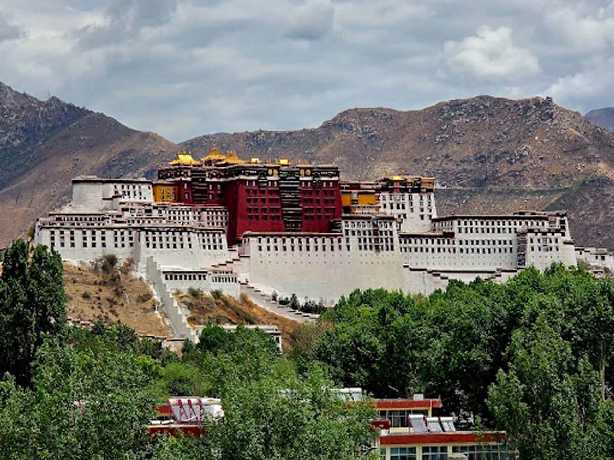 Lhasa Palace