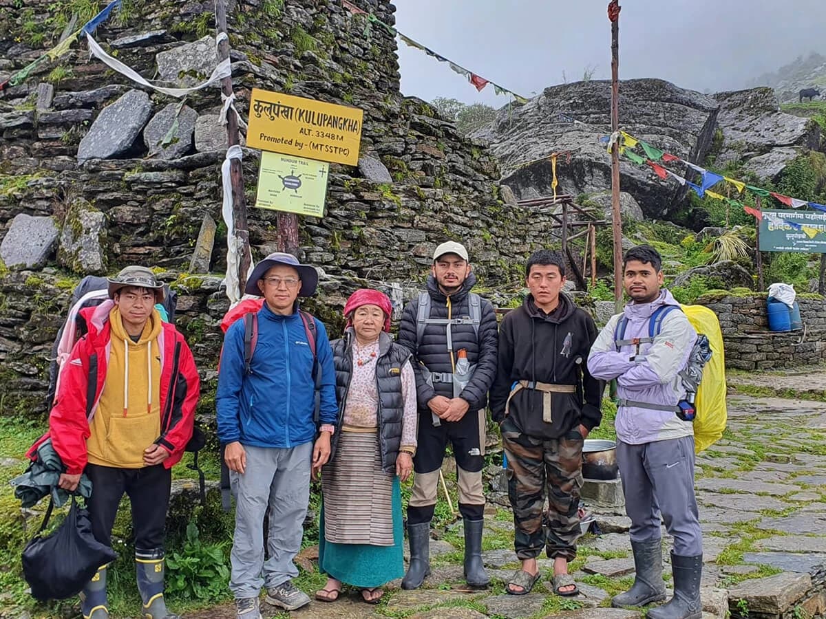 Mundhum Trek